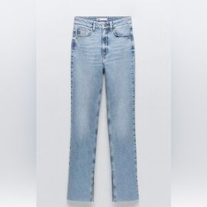 NWOT ZARA SLIM FLARED SLITTED HIGH RISE
SIZE: 26